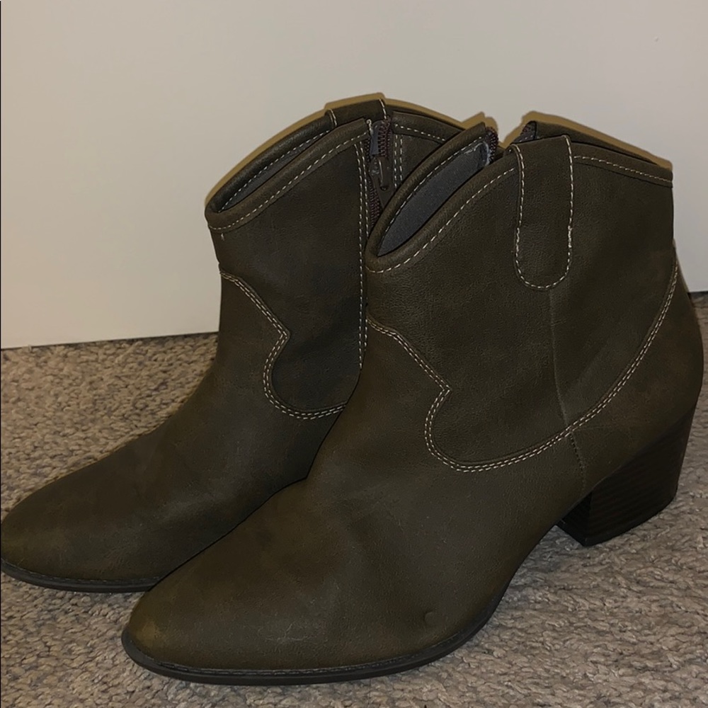 Short Cowgirl Booties